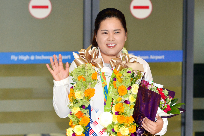 박인비가 국제올림픽위원회(IOC) 선수 위원 도전에 나선다. 사진은 지난 2016 리우올림픽을 마치고 박인비가 귀국하는 모습. /사진= 뉴스1