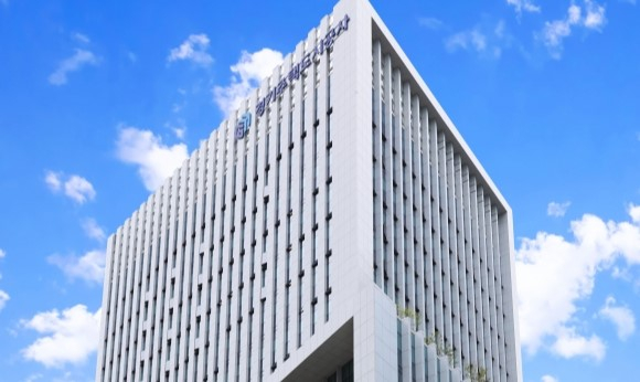 각 건축 분야 전문가 17명으로 구성된 경기주택도시공사 스마트건설 자문단이 22일 출범했다. 경기주택도시공사 사옥 전경. 사진제공=GH
