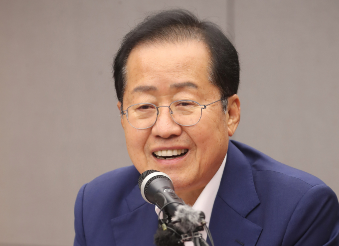 홍준표 대구시장이 박정희 전 대통령 기념사업 추진 계획을 밝혔다. 사진은 홍 시장이 지난달 26일 대구시청 산격청사 대회의실에서 열린 민선8기 2주년 기자회견에서 발언하는 모습. /사진=뉴스1