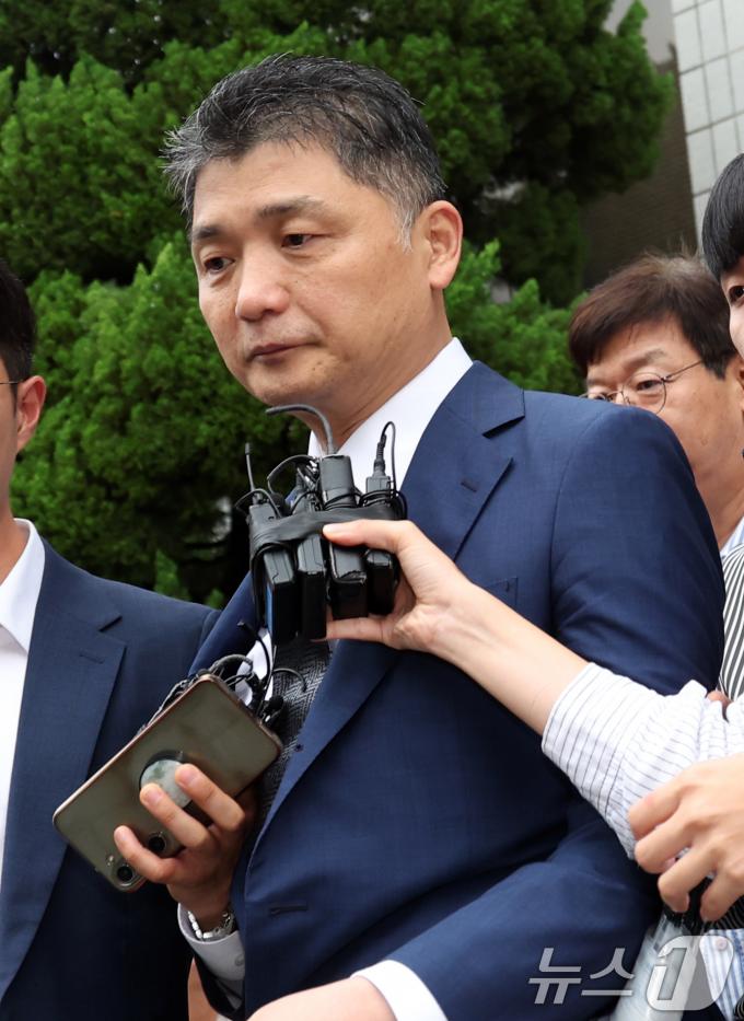 [사진] 묵묵부답인 김범수 카카오 경영쇄신위원장