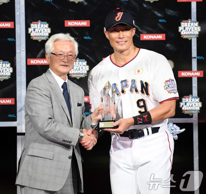 [사진] 이토이 '한일 드림플레이어즈 게임 MVP'