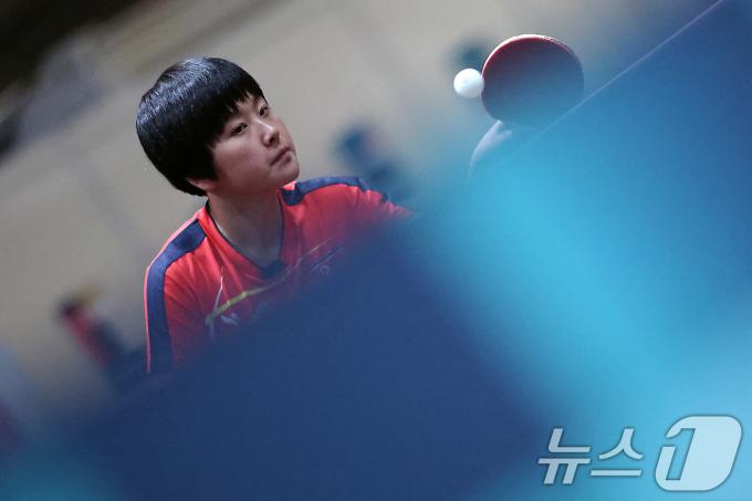 [사진] 웜업 테이블 훈련 진행하는 김금영