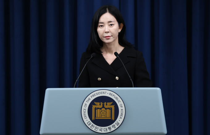 윤석열 대통령이 성태윤 대통령실 정책실장과 안덕근 산업통상자원부 장관을 23일 체크 특사로 파견했다. 사진은 정혜전 대통령실 대변인이 23일 서울 용산구 대통령실 청사 브리핑룸에서 현안 브리핑을 하는 모습. /사진=뉴스1