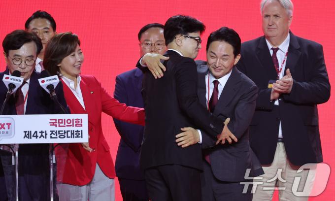 [사진] 포옹하는 한동훈·원희룡