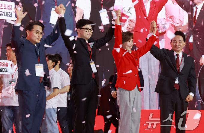 [사진] '한 때는 경쟁 후보였지만'