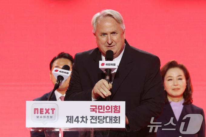 [사진] 인요한 신임 최고위원, 수락연설