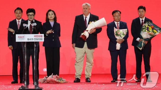 [사진] 수락연설 하는 한동훈 신임 당대표