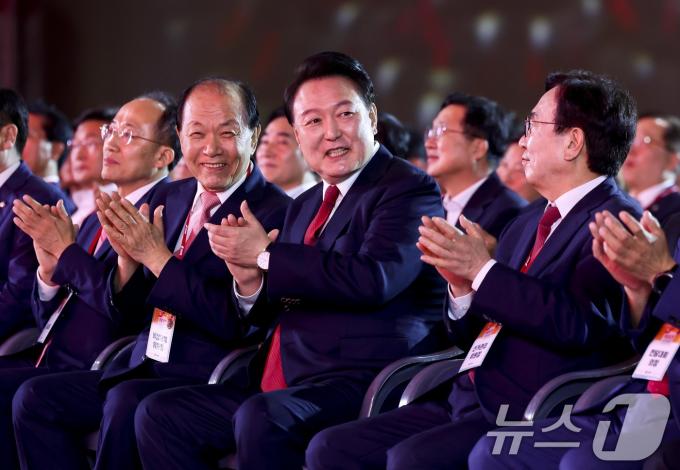 [사진] 윤석열 대통령, '국민의힘 전대' 참석