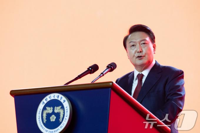 윤석열 대통령이 23일 경기 고양시 킨텍스에서 열린 국민의힘 제4차 전당대회에 참석해 축사하고 있다. (대통령실 제공) 2024.7.23/뉴스1 ⓒ News1 박지혜 기자
