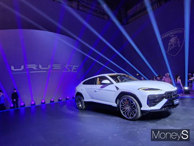 람보르기니가 국내 선보인 PHEV 우루스 SE /사진=박찬규 기자