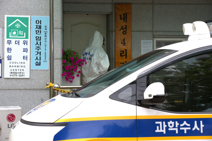 함께 식사를 마친 후 커피를 마신 노인 4명이 농약 음독으로 병원에 실려간데 이어 커피를 마시지 않았던 남은 한명의 노인도 같은 반응으로 쓰러져 중태에 빠지졌고 경찰은 음독 경로 추적에 어려움이 생겼다. 사진은 지난 15일 경북 봉화군 봉화읍 내성4리 노인들이 커피를 나눠 먹은 경로당.  /사진=뉴스1 
