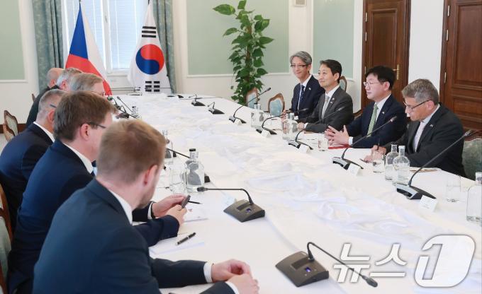 [사진] 원전 특사단, 체코 총리 예방
