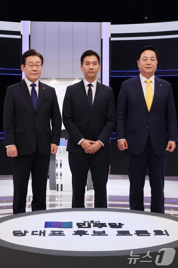 [사진] 토론회 위해 모인 더불어민주당 대표 후보들