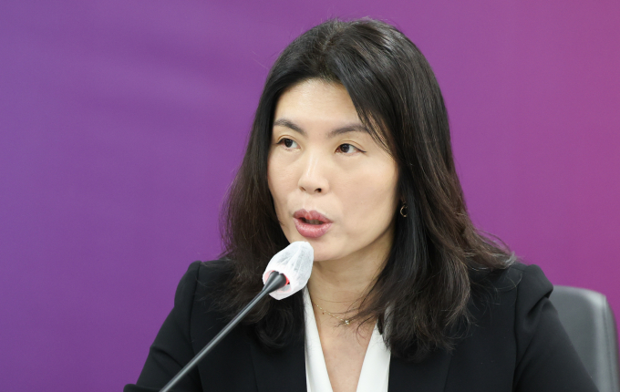 윤석열 대통령이 저출생수석비서관에 초등생 쌍둥이 자녀를 둔 유혜미 한양대 경제금융학부 교수를 내정했다. 사진은 유 교수가 지난 1월17일 서울 종로구 정부서울청사에서 열린 국민통합위원회 포용금융으로 다가서기 특별위원회 출범식에서 인사말을 하는 모습. /사진=뉴스1