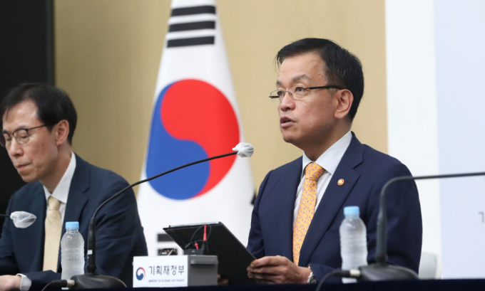 최상목 경제부총리 겸 기획재정부 장관이 지난 22일 세종시 정부세종청사에서 2024년 세법개정안 내용을 설명하고 있다. / 사진=뉴스1 김기남 기자  /사진=(세종=뉴스1) 김기남 기자