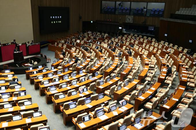 [사진] 필리버스터 시작한 여당