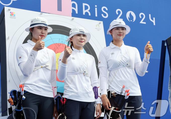 [사진] 단체전 1번 시드 확정 짓는 태극낭자들