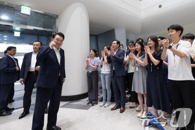 [사진] 충남도청 찾은 윤석열 대통령