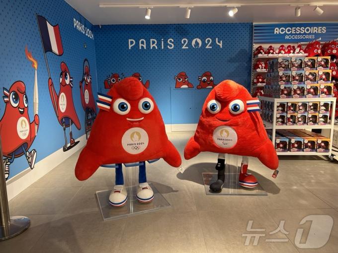 2024 파리 올림픽·패럴림픽 공식 마스코트 '프리주'(Phryge) . 2024.7.24/뉴스1 ⓒ News1 문대현 기자