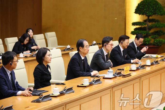 [사진] 한덕수 총리, 베트남 총리와 면담