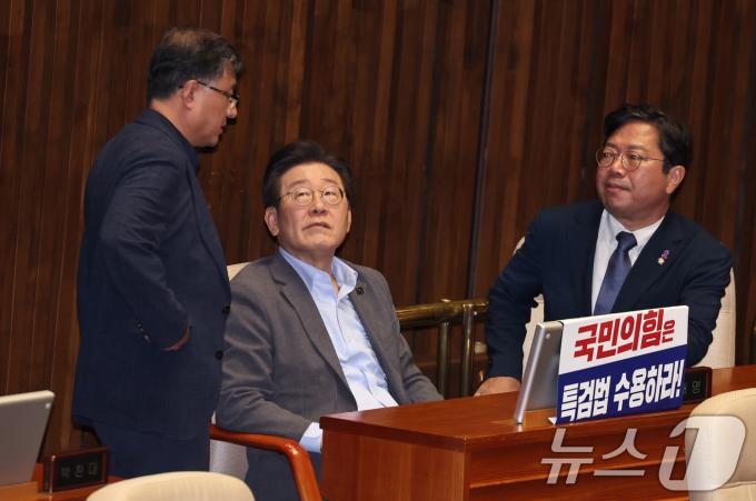 [사진] 본회의 참석한 이재명