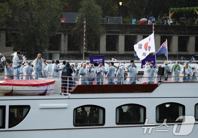 [사진] 2024 파리올림픽 개회식 선수단 입장