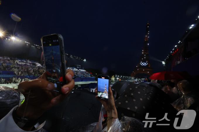 [사진] 빗 속의 2024 올림픽 개회식