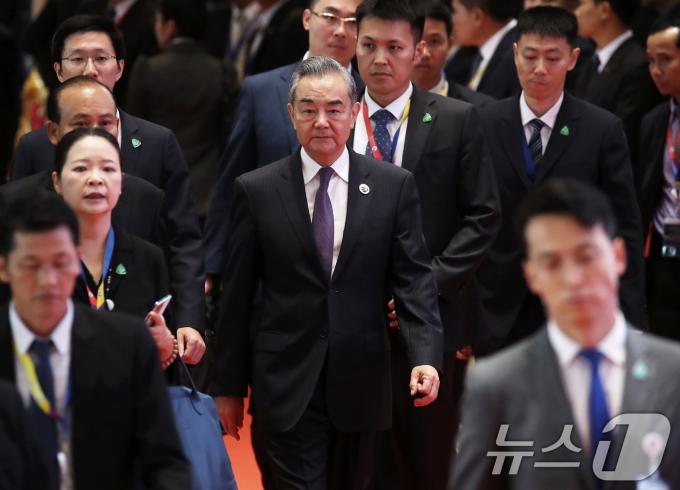 [사진] 아세안 외교전 나서는 中 왕이 외교부장