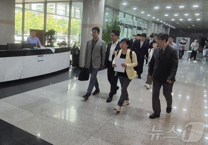 [사진] 대전MBC 사옥 방문한 국회 과방위 의원들