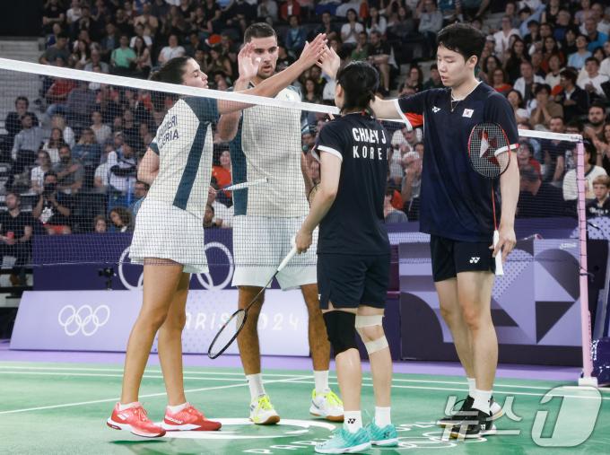 [사진] 왼손 vs 오른손의 대결 승자는…서승재·채유정