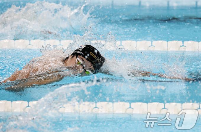 [사진] 400M 자유형 예선 경기 출격한 김우민