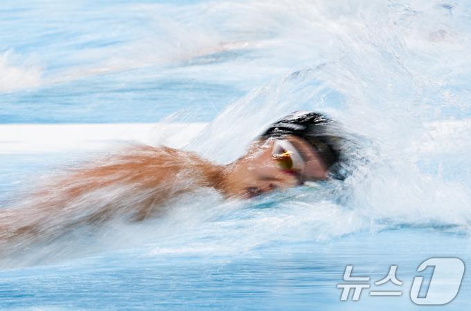 [사진] 빠르게 역영하는 김우민