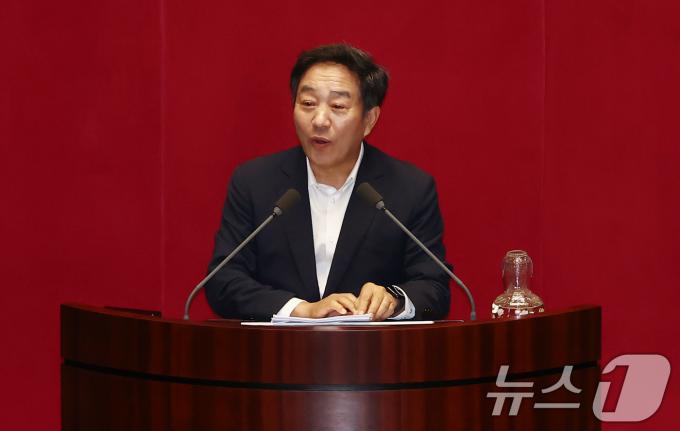 [사진] '방송법' 국회 통과…여당 3차 필리버스터 돌입