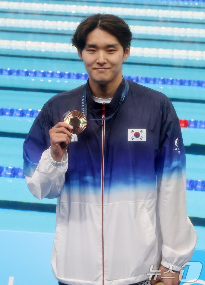 [사진] 동메달 손에 든 김우민