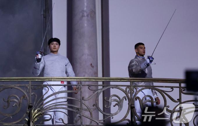 [사진] 결승전 다운 특별한 입장