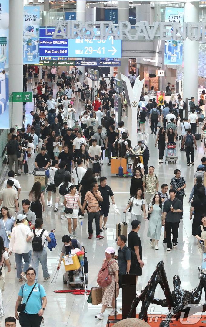 [사진] '북적이는 인천공항'