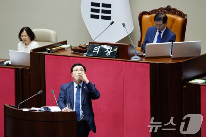 [사진] 목타는 필리버스터