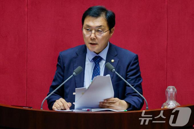 [사진] 방문진법 찬성 토론하는 조계원