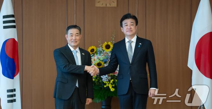 [사진] 한일 국방장관, 도쿄서 양자회담