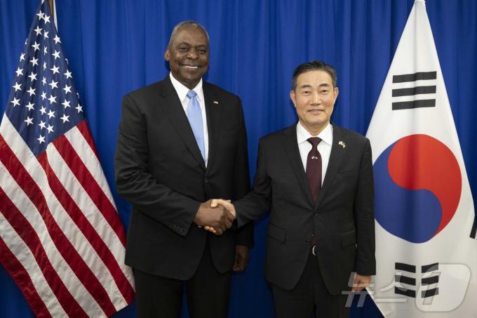 신원식 국방부 장관이 로이드 오스틴 미국 국방 장관과 28일 일본 도쿄에서 양자회담을 가졌다. (국방부 제공)