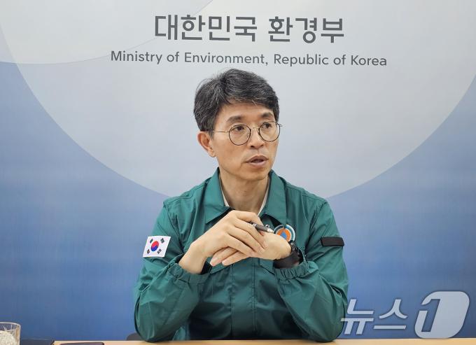 [사진] 김완섭 환경장관, 홍수·폭염 대응방안 현안점검 회의