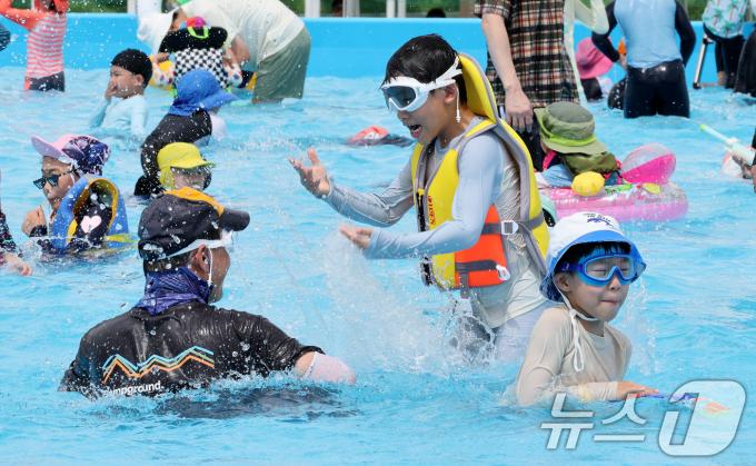 [사진] 물싸움은 내가 잘해