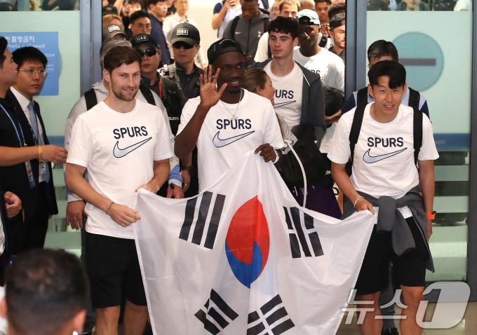 [사진] 한국 입국하는 토트넘