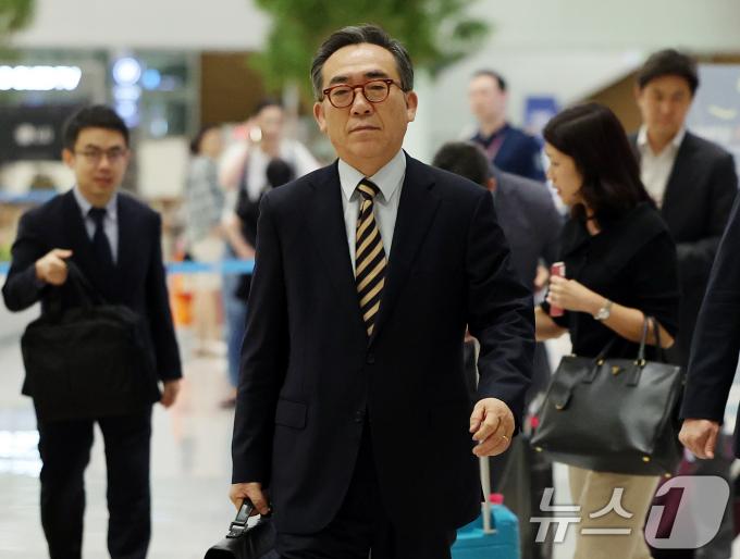 [사진] 아세안 외교장관회의 일정 마치고 귀국하는 조태열 장관