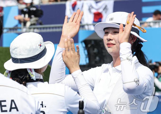 [사진] 기뻐하는 임시현