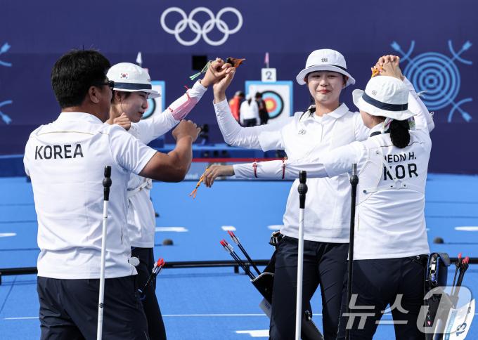 [사진] 10연패 달성한 대한민국 양궁대표팀 '우리가 주인공'