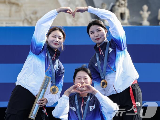 [사진] '10연패' 달성한 여자 양궁대표팀…99번째 대한민국 金