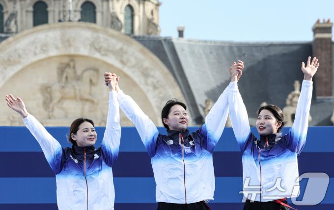 [사진] 10연패 달성한 여자 양궁대표팀 '감사합니다'