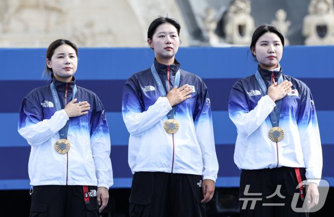 [사진] 파리에서 울려퍼지는 애국가