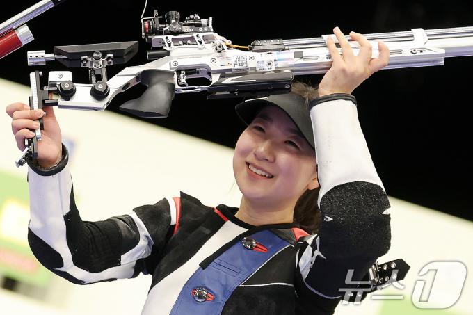 [사진] '막내가 해냈다' 반효진의 밝은 미소